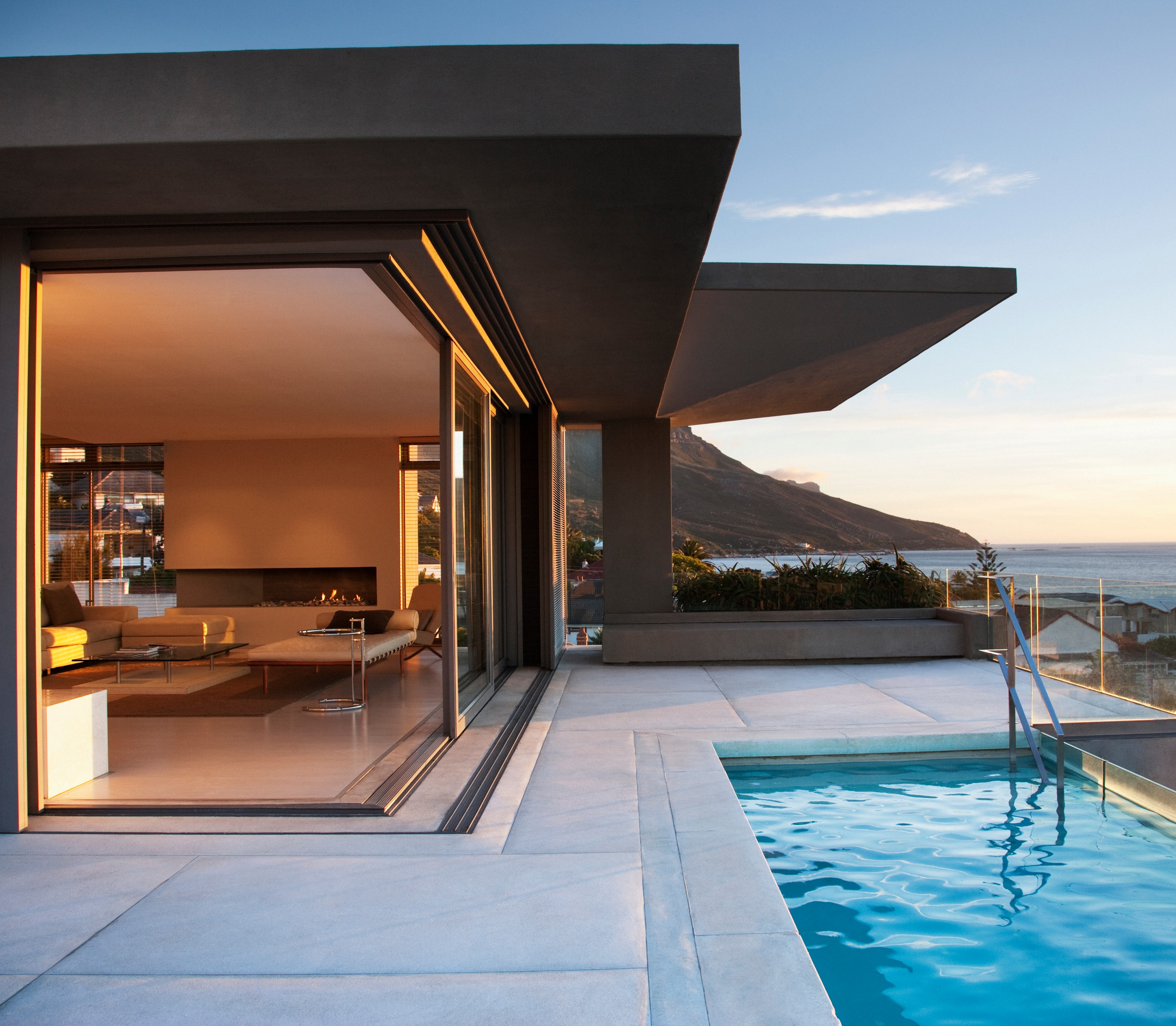 Luxury AirBnB Property Management Service in Vancouver, Whistler, Kelowna, and Tofino. Short Term Rental Management Vancouver. AirBnB Management Companies.